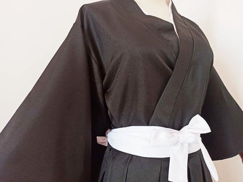 Black Swordswoman Hakama Set | Traditional Kimono Shop | Foxtume