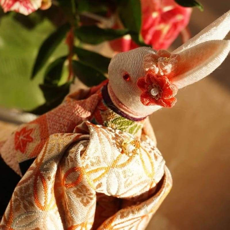 | Handmade Japanese Kimono Rabbit Music Box - Deluxe Bow Pink | Foxtume