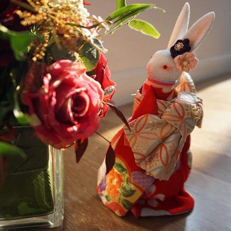 | Handmade Japanese Kimono Rabbit Music Box - Deluxe Bow Red | Foxtume